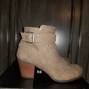 Braided heel bootie